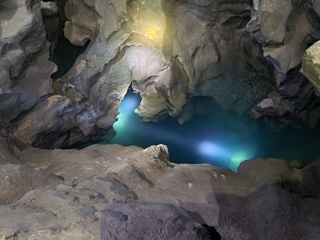 Khám phá hang động mới được phát hiện có thạch nhũ siêu đẹp ở Thanh Hóa ảnh 3