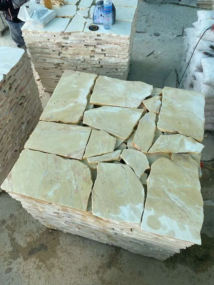 Đá vàng rối ốp tường trang trí